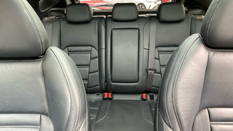 Nissan Qashqai 1.3 DiG-T N-Motion 5dr Petrol Hatchback